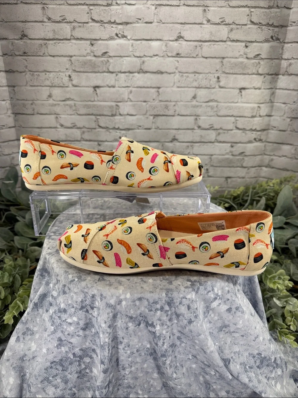 TOMS “Sushi Dinner” Print on Soft Natural Canvas Alpargata Flats WMS 8M NWT&NIB